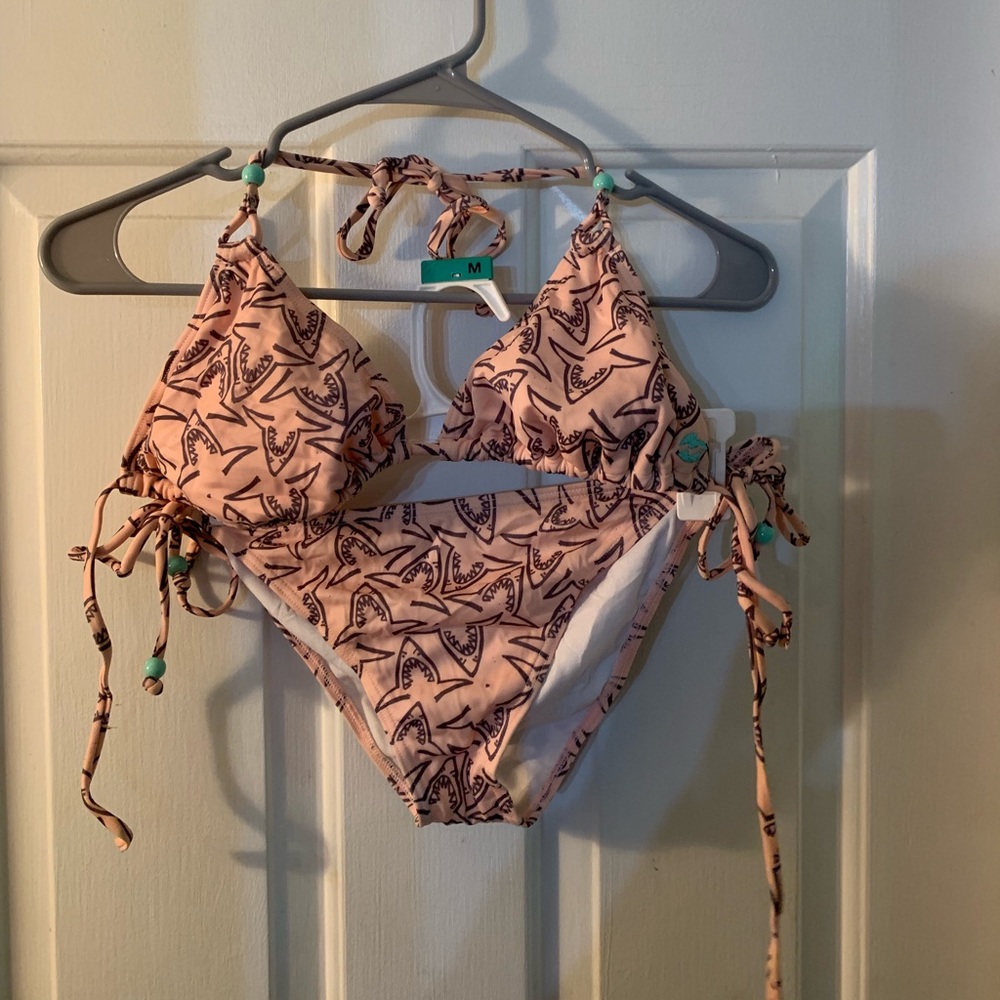 Billabong shark bikini set
